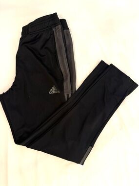 Adidas Men’s Medium Black Athletic Track Pants Gray Side Panel Tapered Joggers